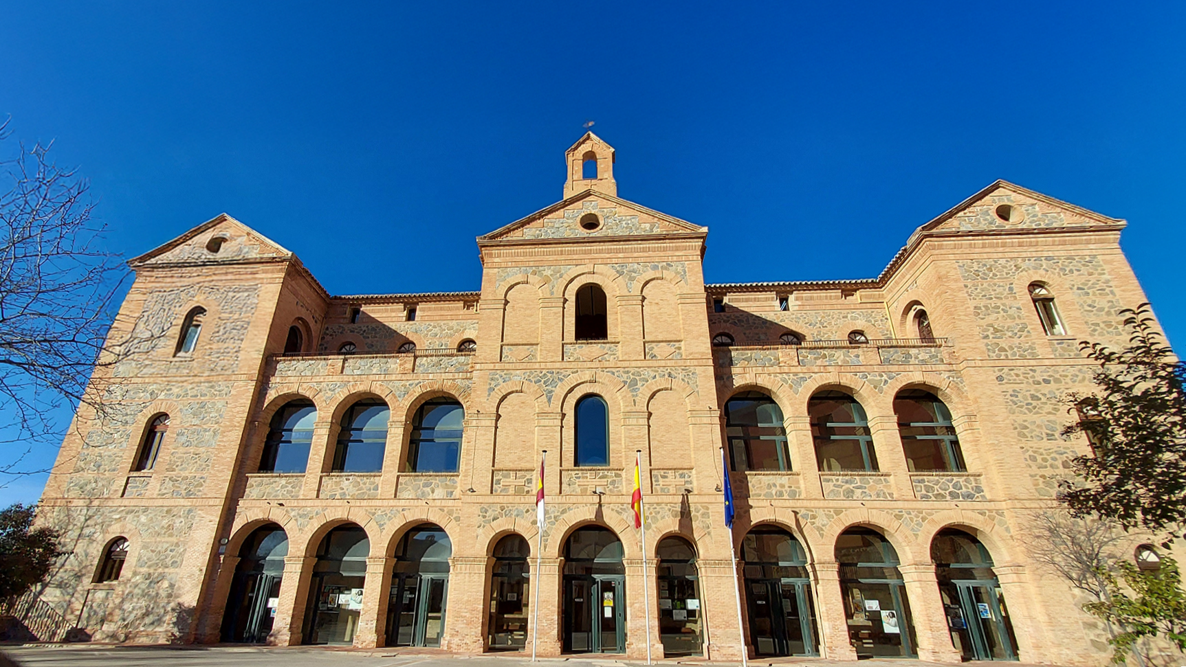 EOI Raimundo de Toledo