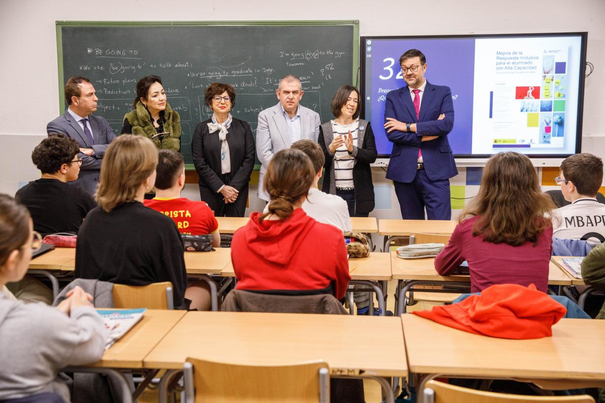 El Gobierno regional publica una guía para mejorar la respuesta educativa al alumnado con altas capacidades de Castilla-La Mancha