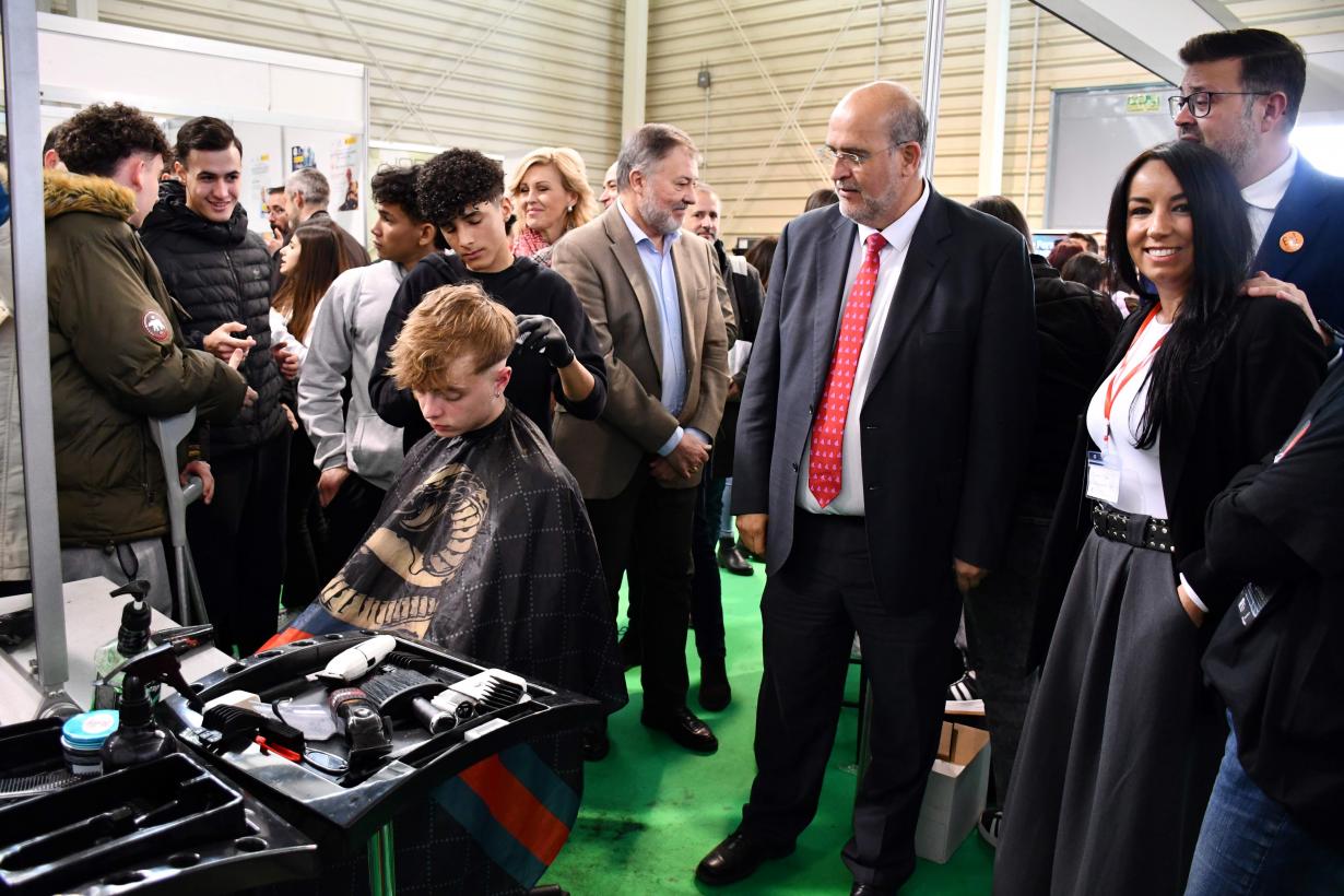 El número de empresas que participan en la FP Dual crece un 50 por ciento en el último año y alcanza las 11.500