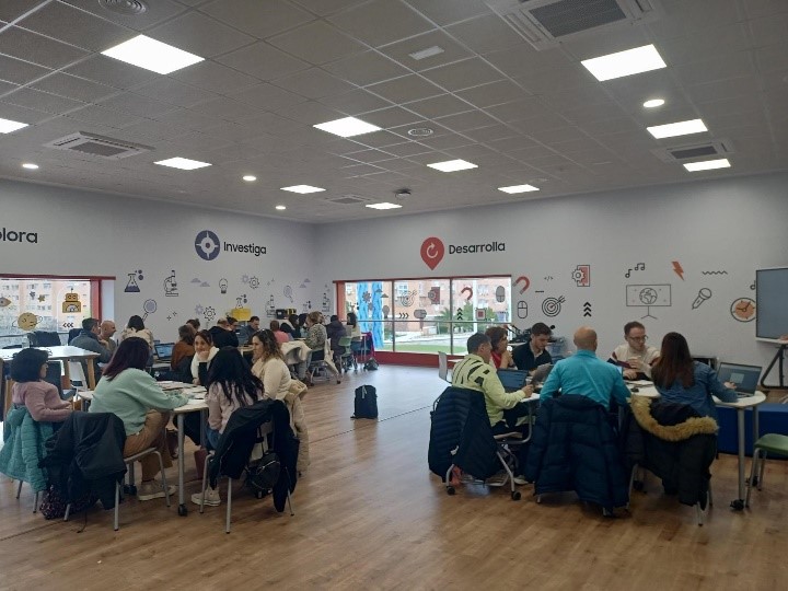 Educación en la onda. La radio como herramienta pedagógica