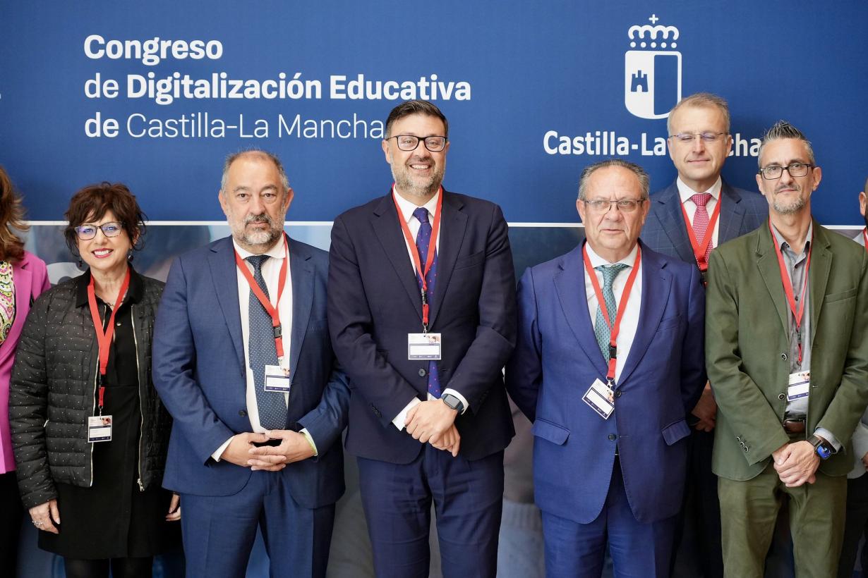 El Gobierno regional destina más de 1,3 millones de euros a la adquisición de recursos digitales para desarrollar proyectos de innovación educativa