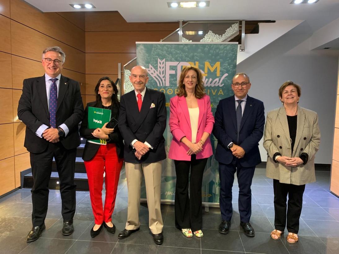 El Gobierno regional incrementa en 15 los centros educativos que participan en proyectos de FP Dual hasta alcanzar la cifra de 389 centros