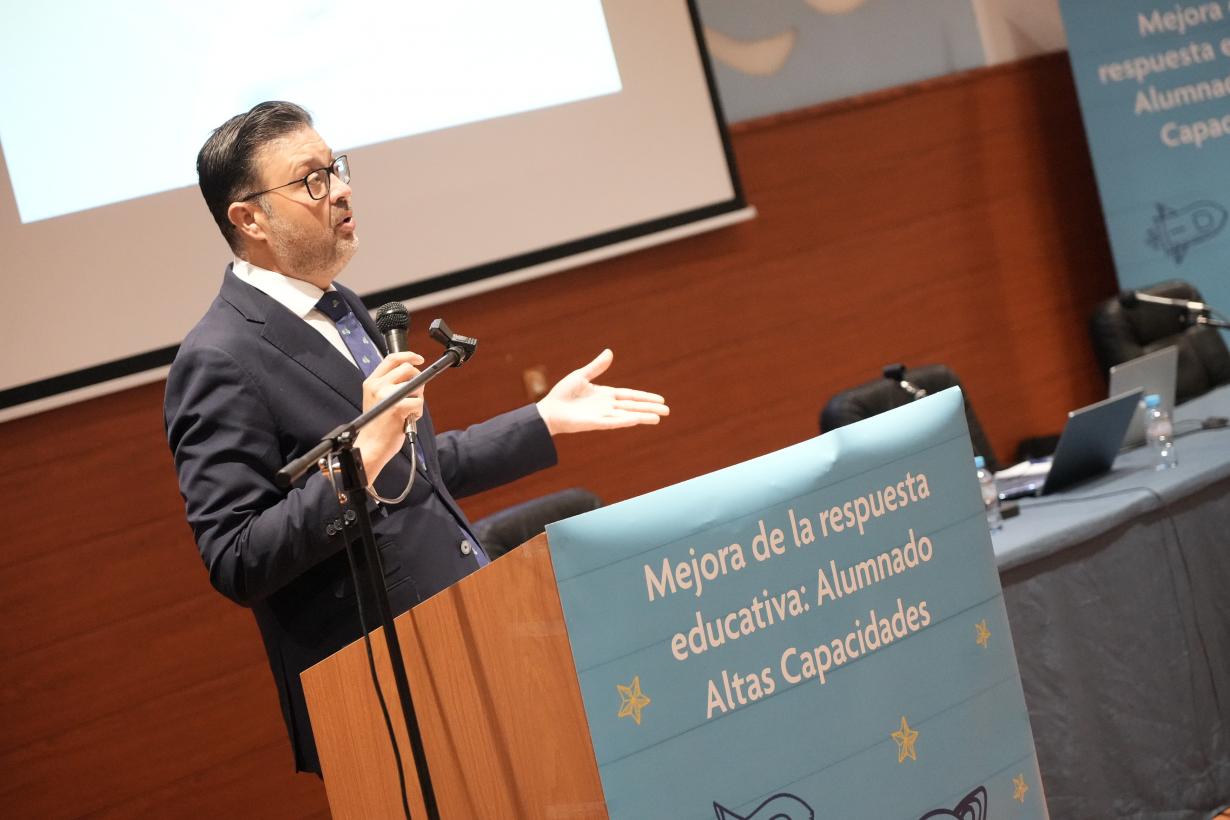 Los centros educativos de la región contarán desde el lunes con la guía ‘Mejora de la respuesta educativa al alumnado con altas capacidades’