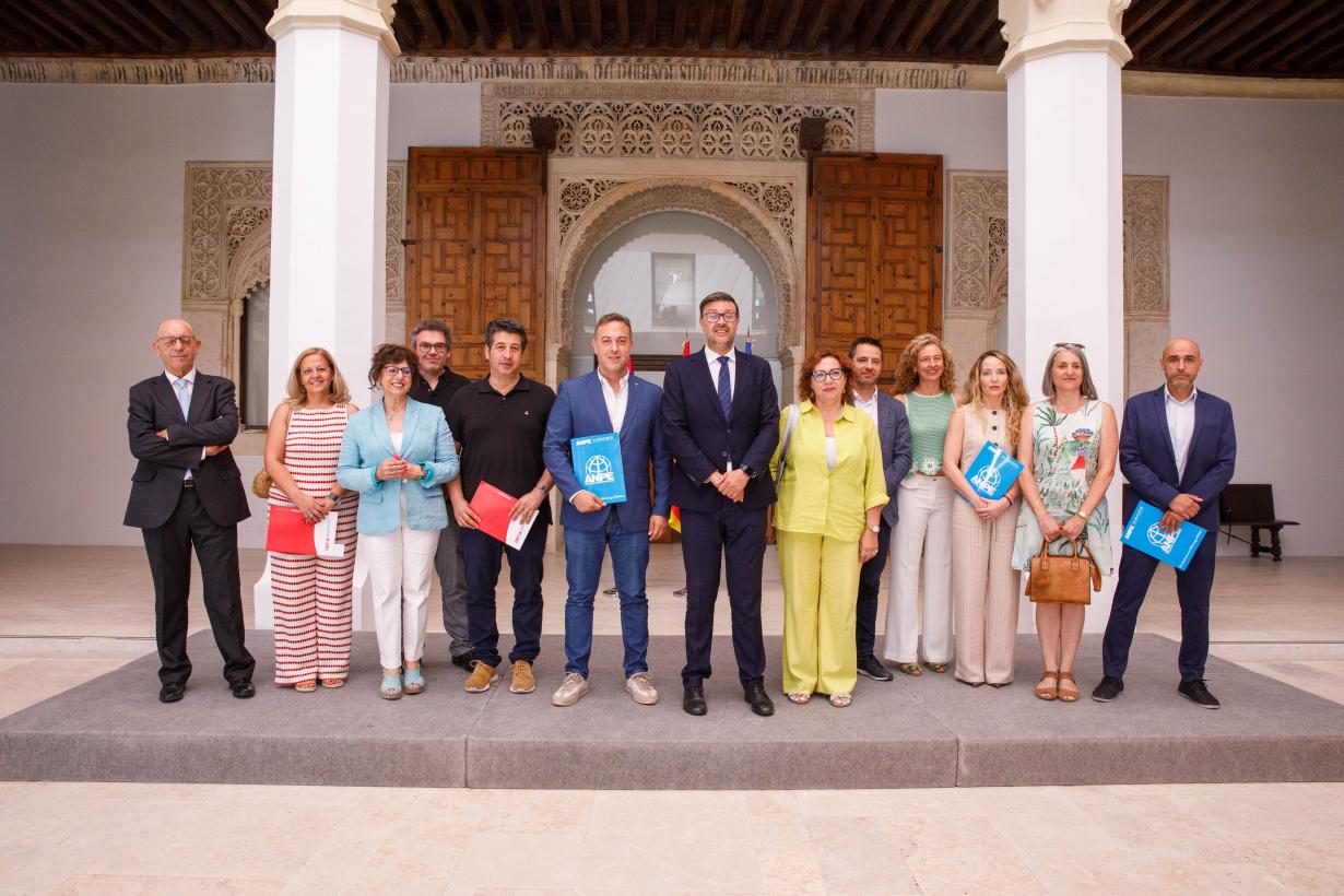 El Gobierno regional reafirma su compromiso con la mejora de las condiciones del profesorado en Castilla-La Mancha