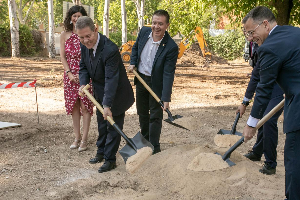 García-Page anuncia la matrícula gratuita para estudiantes del primer curso de Enseñanzas Artísticas Superiores en Castilla-La Mancha