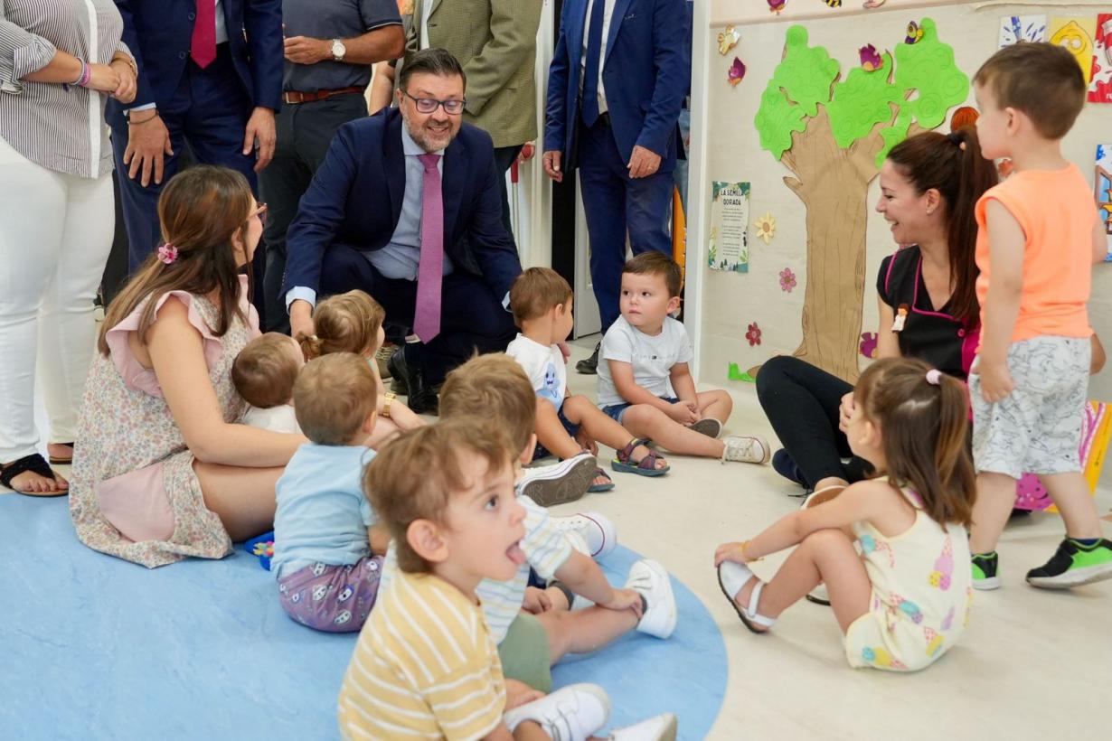 El Gobierno regional facilita la gratuidad al alumnado de 2-3 años con ayudas a 220 entidades locales de 10.000 habitantes o menos en el primer ciclo