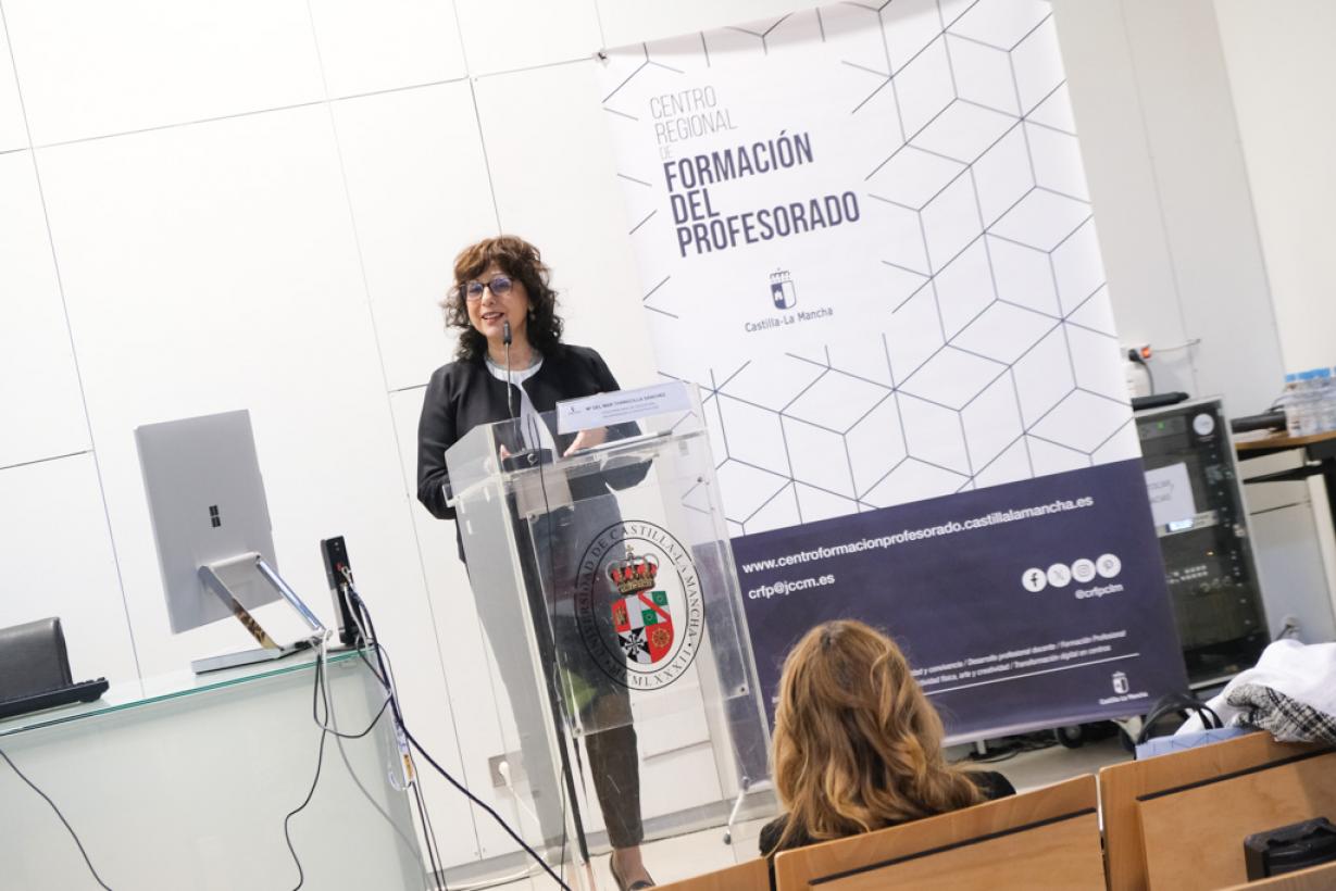 El Ejecutivo regional ensalza el papel de las comunidades de aprendizaje, que implican a 15 centros, unos 300 docentes, más de 2200 escolares y en to