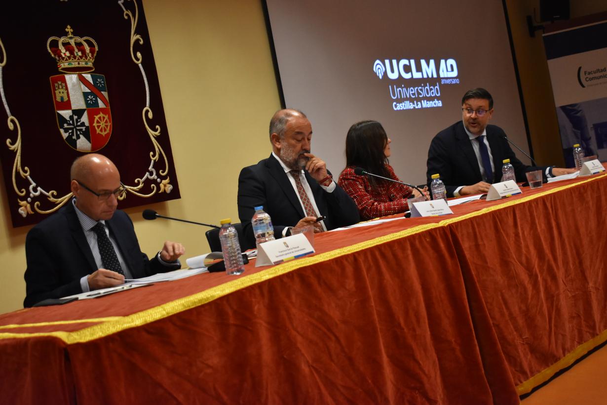 Castilla-La Mancha invierte casi diez puntos más que la media nacional por cada alumno universitario