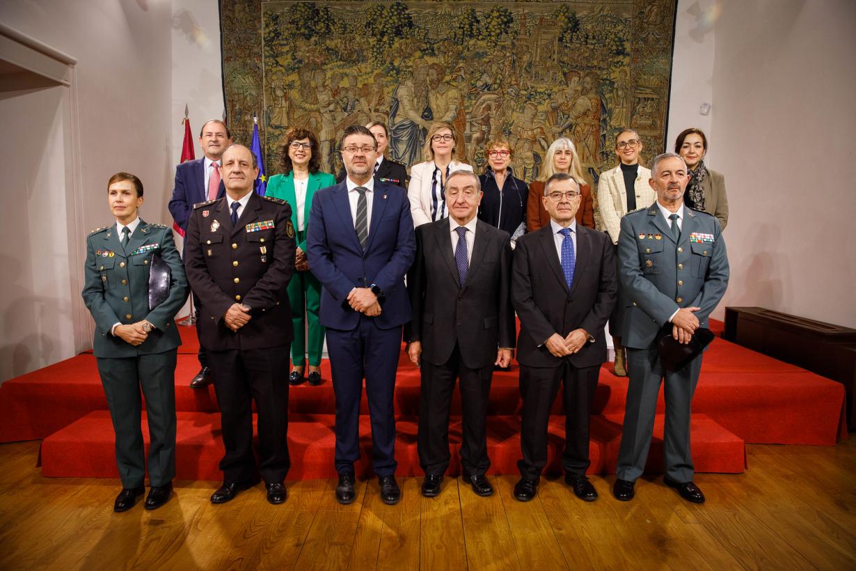 Junta, Gobierno central y Fiscalía regional firman un acuerdo para la constitución de la Mesa de la Prevención, Intervención y Seguimiento del Acoso 