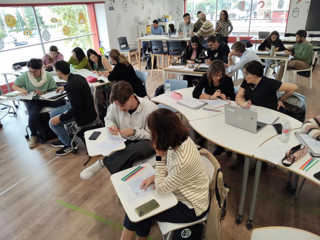 El Gobierno regional forma a docentes para impulsar actuaciones de mejora de la competencia matemática en centros educativos