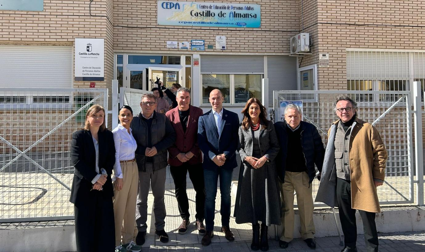 El Gobierno regional destaca el papel del CEPA ‘Castillo de Almansa’ como referente en la formación de adultos y en la oferta integrada en competenci