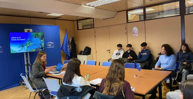 Visita a la oficina del Parlamento Europeo en Madrid- IES Liceo Caracense