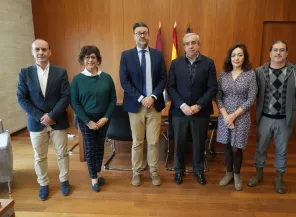 La Junta renueva el convenio con ELECNOR para implementar programas de crecimiento en prevención emocional en centros educativos de la región