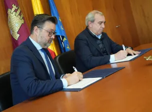 La Junta renueva el convenio con ELECNOR para implementar programas de crecimiento en prevención emocional en centros educativos de la región