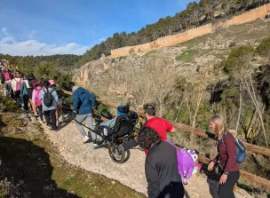 **"Senderismo Inclusivo en Cuenca: El Programa 'Somos Deporte 3-18' Promueve la Naturaleza para Todos"** 1