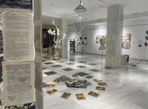El Gobierno regional inaugura la exposición “Arte y Libro” con obras del alumnado del Brianda de Mendoza y la Escuela de Arte