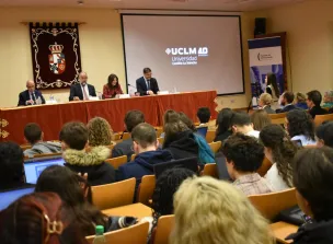 Castilla-La Mancha invierte casi diez puntos más que la media nacional por cada alumno universitario