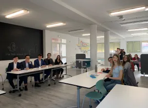 Alumnos preparados para el debate