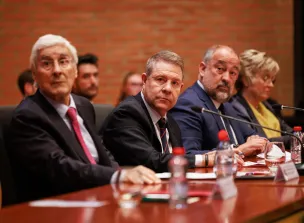 Emiliano García-Page garantiza que el nuevo contrato-programa con la UCLM “va a ir a más, tanto en la formación como en la investigación”