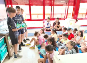 Explicación alumnado a sus compañeros