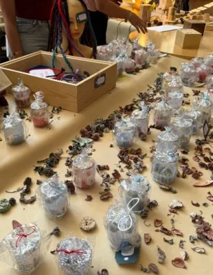 El IES Pedro Mercedes celebra el II Mercadillo Solidario del Aula de Emprendimiento Profesional (APE)