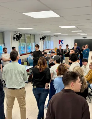 Dual Code Challenge: innovación, empresas y metodologías reales en la FP de Informática del IES Maestre de Calatrava