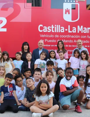 Más de 300 alumnos del CEIP ‘Rosa Parks’ de Toledo han disfrutado hoy de la visita del Servicio de Emergencias 1-1-2 de Castilla-La Mancha
