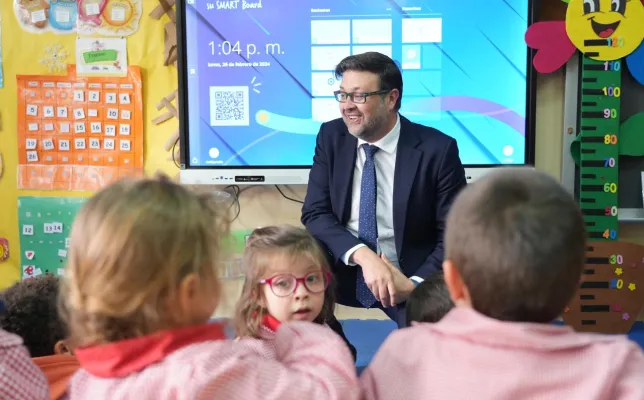 Artículo de opinión del consejero de Educación, Cultura y Deportes, Amador Pastor: El futuro también empieza en septiembre