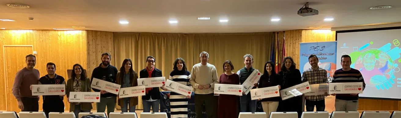 Entrega placas proyectos escolares saludables