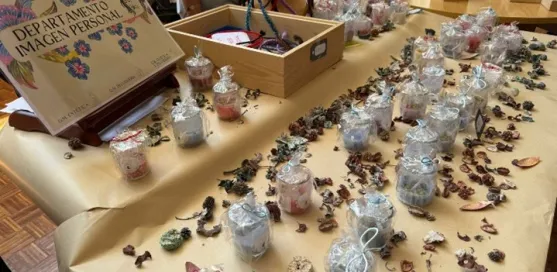 El IES Pedro Mercedes celebra el II Mercadillo Solidario del Aula de Emprendimiento Profesional (APE)