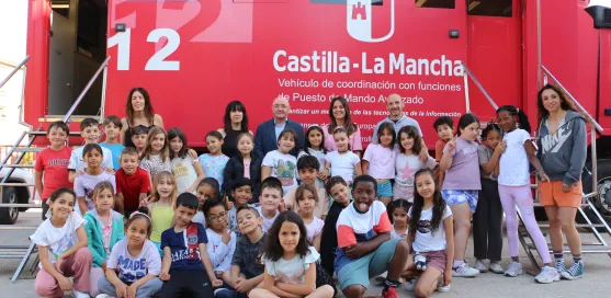 Más de 300 alumnos del CEIP ‘Rosa Parks’ de Toledo han disfrutado hoy de la visita del Servicio de Emergencias 1-1-2 de Castilla-La Mancha
