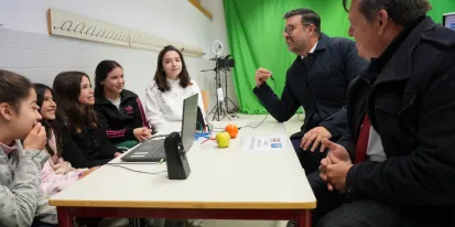 El Gobierno regional comienza la entrega de alrededor de 37.400 dispositivos electrónicos en centros educativos de Castilla-La Mancha