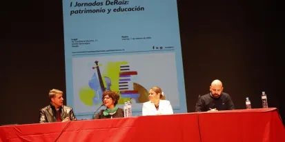 Casi 200 docentes se forman en conocimiento de la nueva materia sobre folclore que ofrece el Gobierno regional en los tres primeros cursos de la ESO