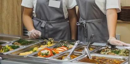 Más de 3.300 alumnos y alumnas podrán disfrutar esta Semana Sanata del servicio de comedor escolar