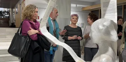 El Gobierno regional inaugura la exposición “Arte y Libro” con obras del alumnado del Brianda de Mendoza y la Escuela de Arte