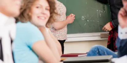 El Gobierno regional convoca el proceso de admisión en centros docentes que imparten educación para personas adultas de cara al curso 2025-2026