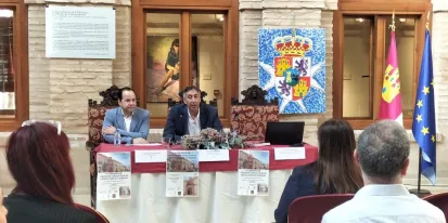 Acto de presentación de las IV Jornadas de Patrimonio Cultural en Herencia, con el delegado de Educación de Ciudad Real y el Alcalde de Herencia sent